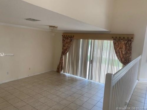 4973 163rd Ave, Hollywood FL  33027-4952 exterior