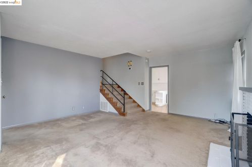 2907 Nevin Ave, Richmond, CA 94804-1751