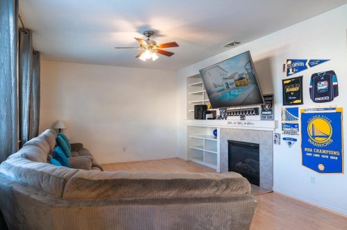 5812 Homewood Way, Riverbank CA  95367-9550 exterior