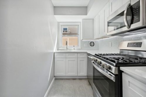 7512 Kiesel Ter, North Bergen, NJ 07047-4026
