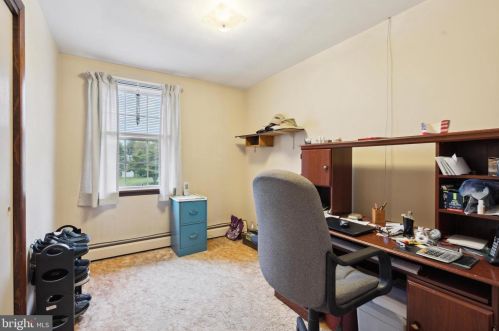 1822 Old Sumneytown Pike, Harleysville PA  19438-1129 exterior