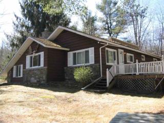 32 Glenwood Dr, Reidsville, NY 12186-4401