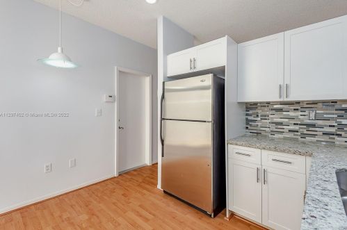 3270 37th Ter, Hollywood FL  33021-1372 exterior