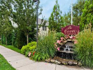 96 Morley Cir, Huntington Station, NY 11747-4838