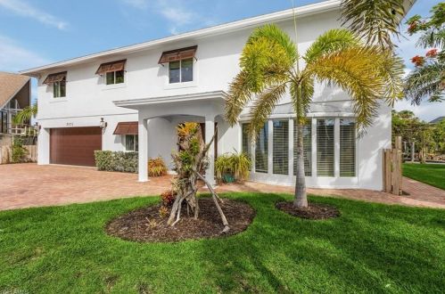 2631 Shoreview Dr, Naples, FL 34112-5813