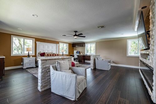 17320 Whirley Rd, Lutz FL  33558-4827 exterior