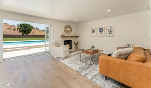 5226 Edgeware Dr, Calabasas CA  91301-2319 exterior