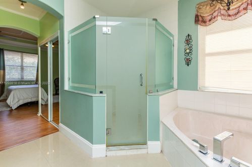 19270 29 Ct, Hollywood FL 33029-2474 exterior