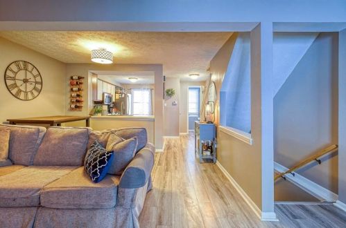 239 Highland Ave, Noblestown, PA 15071-1125