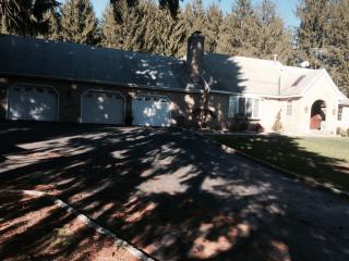 140 Lambertville Hopewell Rd, Hopewell Township NJ  08525-2712 exterior