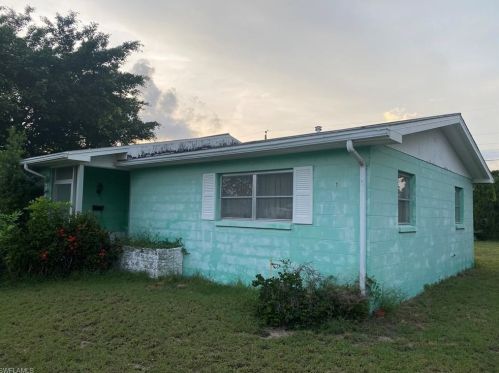 1107 Gifford Ave, Lehigh Acres, FL 33936-7131