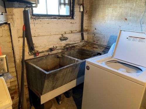 89 Ashley St, Springfield MA  01105-1572 exterior