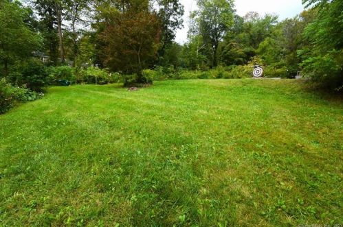 168 Sea Hill Rd, North Branford CT  06471-1406 exterior