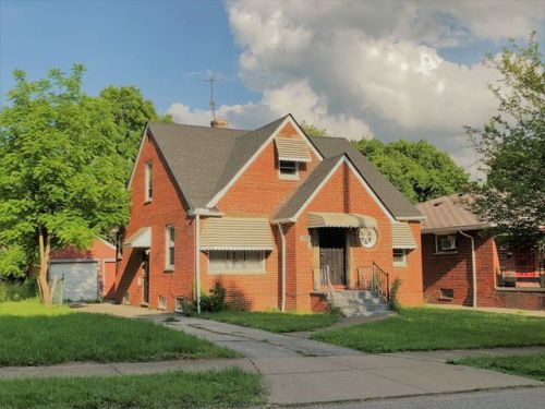 4099 106th St, Cleveland, OH 44105-5306