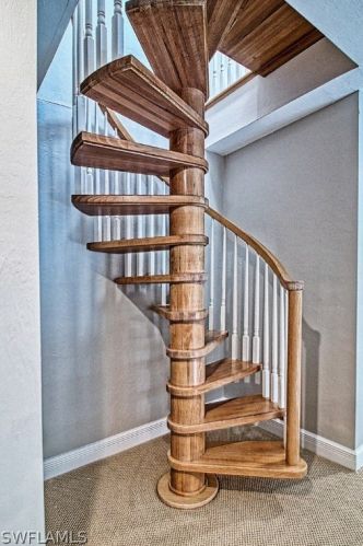 466 Sea Oats Dr, Sanibel FL  33957-5413 exterior