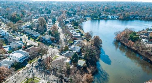 1089 Fordham Ln, Woodsburgh NY  11598-1015 exterior