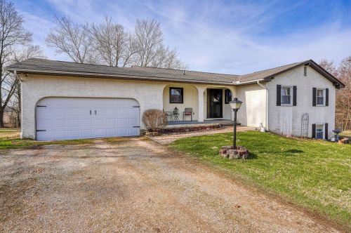 183 Lake Dr, Pataskala, OH 43062-9537