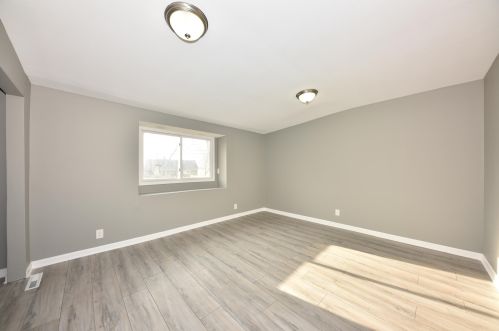 9127 Swan Cir, Milwaukee WI  53225-2719 exterior
