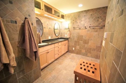 2810 Marshall Ct, Madison WI 53705-2258 exterior