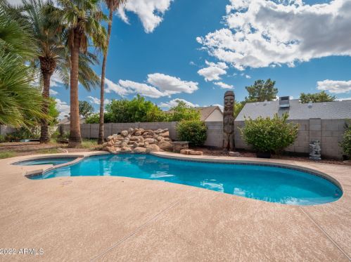 1307 Alamo Dr, Chandler, AZ 85224-1818