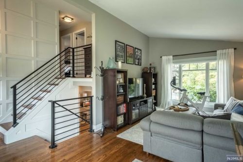 20 Henry St, Moonachie, NJ 07074-1121