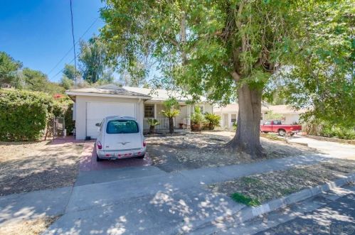 8475 Nentra St, La Mesa, CA 91942-2714