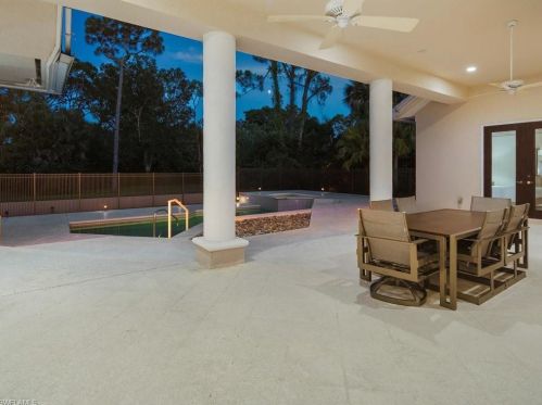 6656 Trail Blvd, Naples FL  34108-2903 exterior
