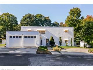 32 Letters St, Putnam, CT 06260-2016