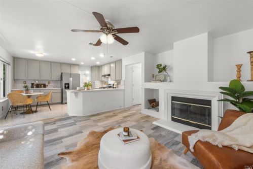 208 Bald Eagle Dr, Vacaville CA  95688-1054 exterior