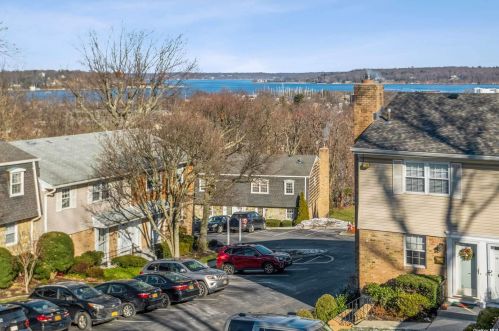 12 Harbour Ln, Muttontown, NY 11771-2730