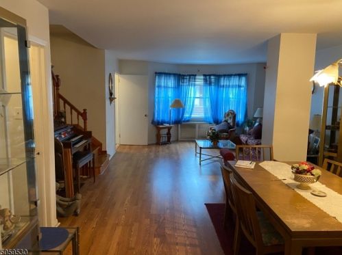 24 Hartley Pl, Bayonne NJ  07002-1210 exterior