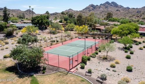 9052 29th St, Phoenix AZ  85028-5302 exterior