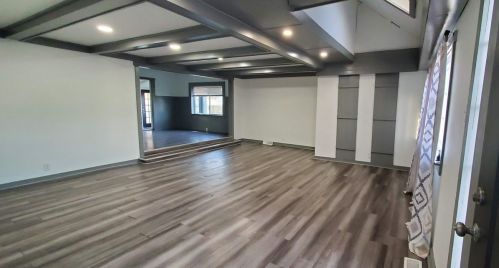 519 Cedar St, New Castle, PA 16102-1304