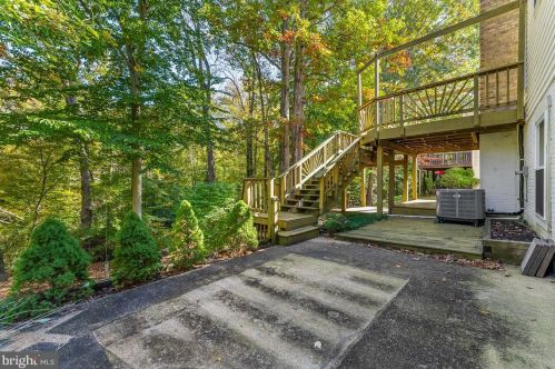 11831 Parliament Dr, Woodbridge VA  22192-1006 exterior