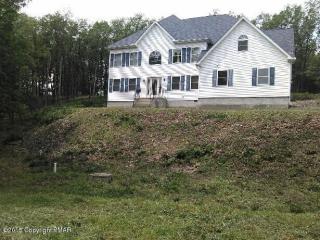 1626 Rocky Mountain Dr, Effort PA  18330-7895 exterior