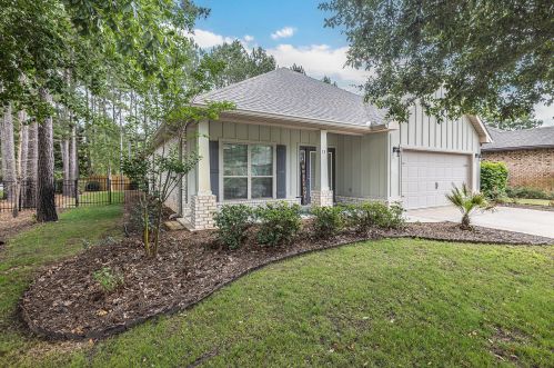 15 Dickens Dr, Freeport, FL 32439-2295