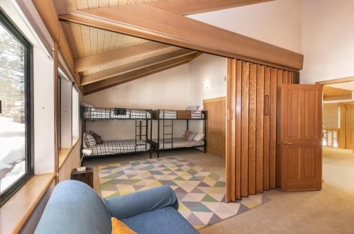 315 Skidder Trl, Truckee CA  96161-3930 exterior