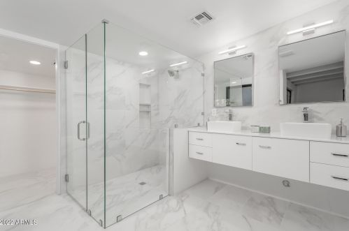 5721 10th St, Phoenix AZ  85014-2213 exterior