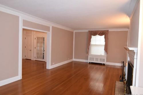 690 Clinton Ave, Bridgeport CT 06605-1702 exterior