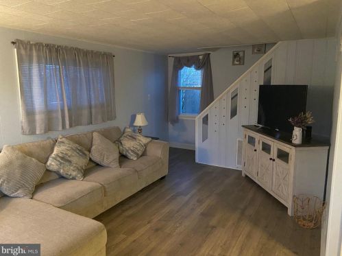 121 Hollywood Ave, Norristown PA  19403-1621 exterior