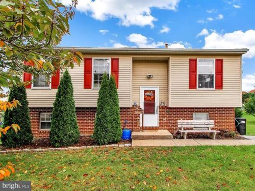 210 Pond Rd, Cross Roads, PA 17322-9264