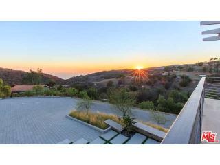 3002 Foose Rd, Malibu, CA 90265-2368