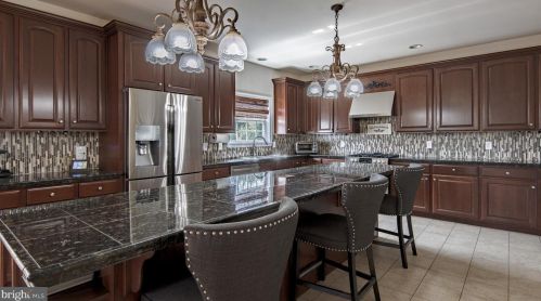 1 Cobalt Ct, Swedesboro NJ  08085-3644 exterior