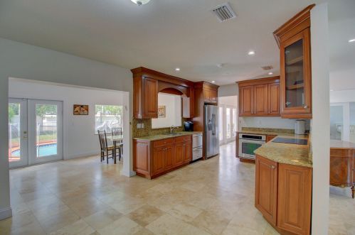 3351 41st Ct, Hollywood FL  33021-1940 exterior