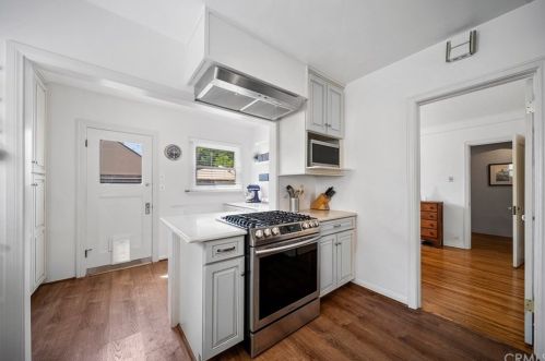 2111 Eucalyptus Ave, Long Beach CA  90806-4518 exterior