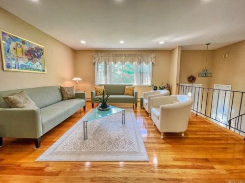 98 Birchwood Dr, Highland Mills NY  10930-2937 exterior