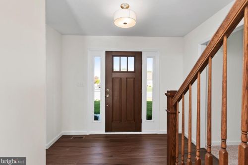 23 Essex Dr, Carlisle, PA 17015-3198