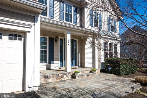 206 Wingate Pl, Leesburg VA 20175-2531 exterior