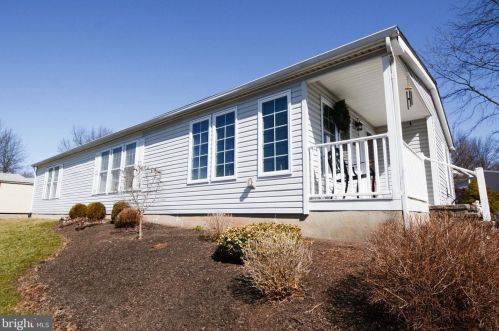141 Deerfield Dr, Souderton, PA 18964-1925