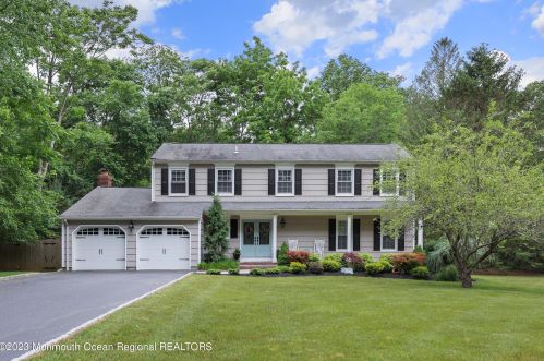 100 Knollwood Dr, Tinton Falls, NJ 07724-2709
